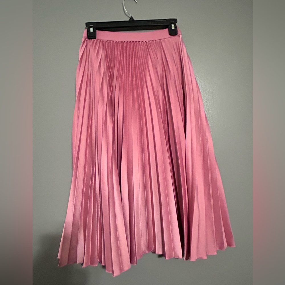 H&M pleated skirt
